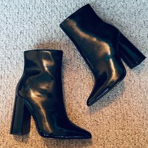 Nasty Gal Liliana Black Vegan Patent Leather Booties sz 9